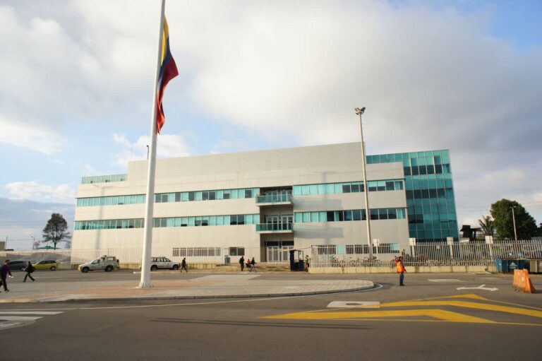 Cargo Administrative Center (Bogotá) 02