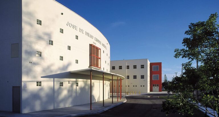 Jose de Diego Middle School 04